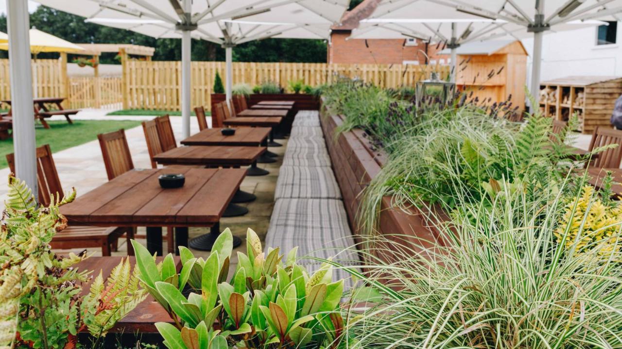 The Wellington Arms - Basingstoke-Reading Hotel Heckfield Bagian luar foto