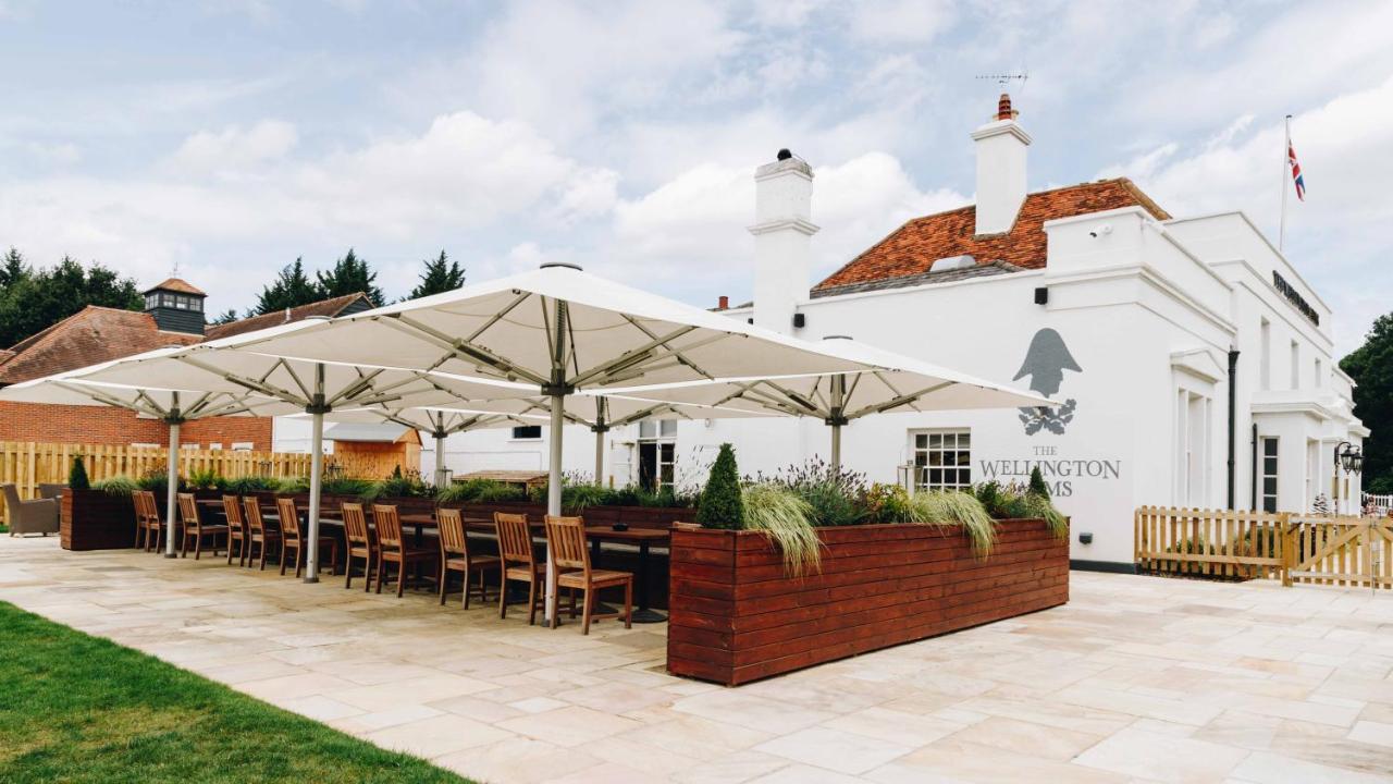 The Wellington Arms - Basingstoke-Reading Hotel Heckfield Bagian luar foto