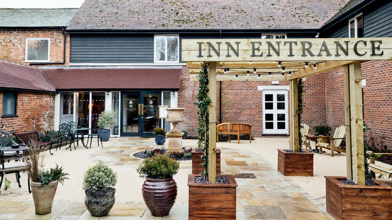 The Wellington Arms - Basingstoke-Reading Hotel Heckfield Bagian luar foto