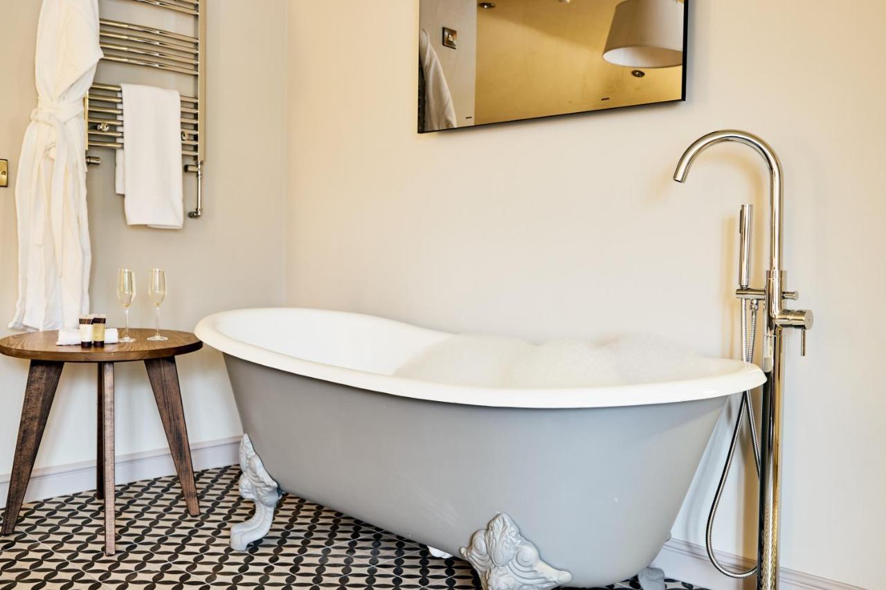 The Wellington Arms - Basingstoke-Reading Hotel Heckfield Bagian luar foto
